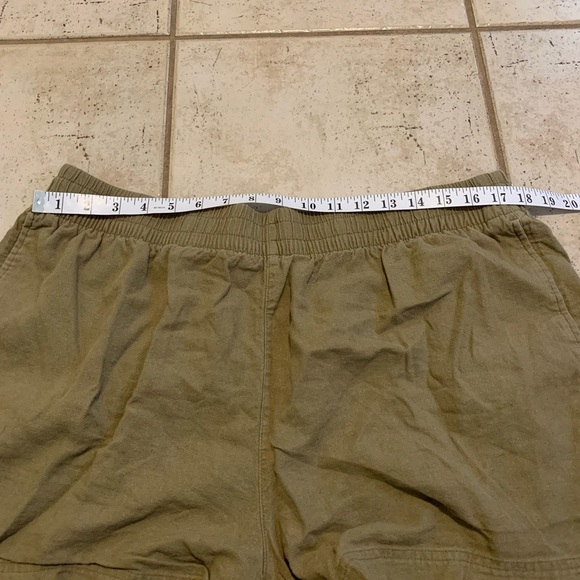 Old Navy XL Comfort Waist Linen-Blend Khaki Green Utility Shorts Pull-On - Picture 4 of 6